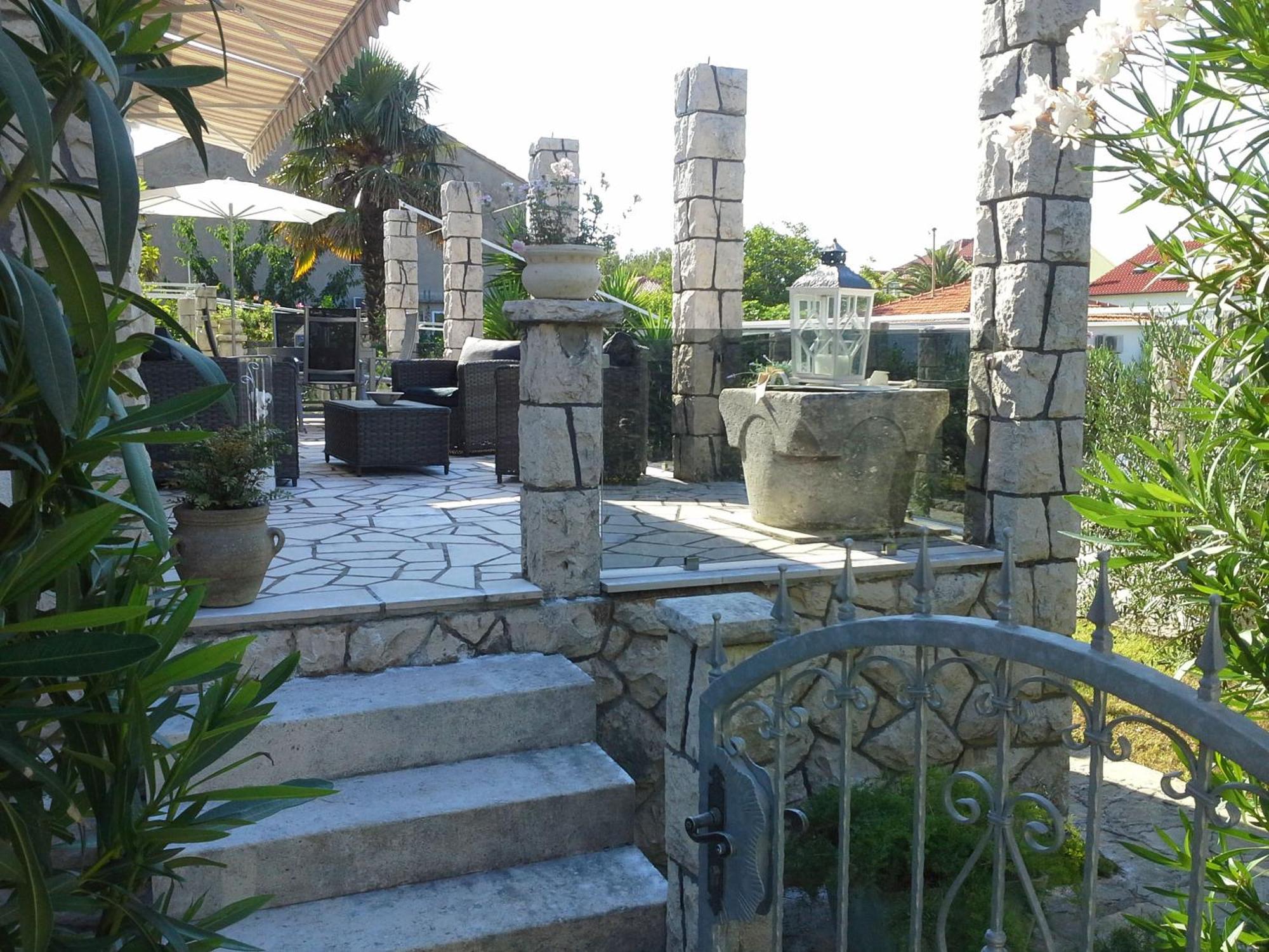 Villa Sarah Supetar Exterior photo
